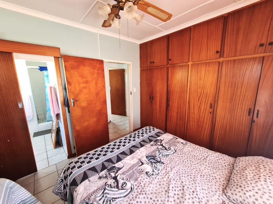 5 Bedroom Property for Sale in C Place Eastern Cape